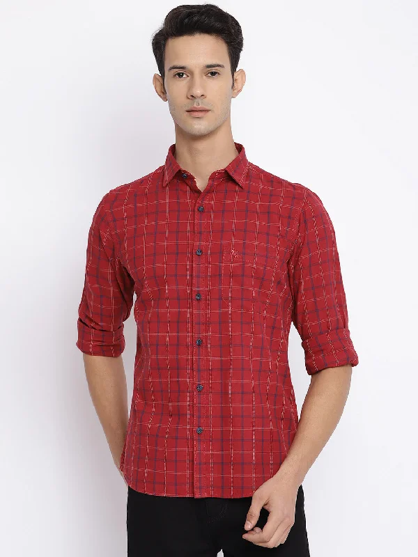 Men's Button-Down Collar Shirts for Staying PolishedMen's Red Casual Medium Checks Full Sleeve Shirt