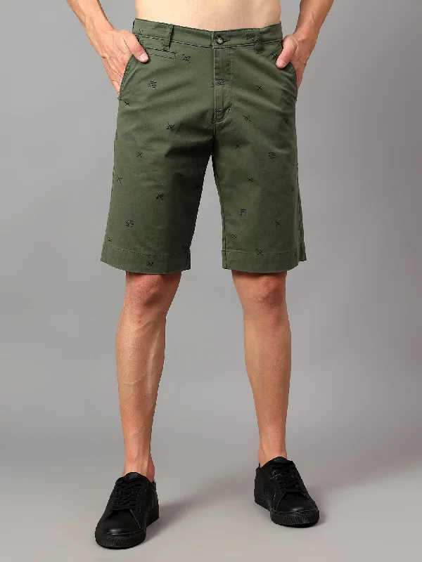 Men's Pants with Flap PocketsMen's Green Printed Above Knee Bermuda