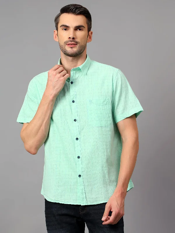 Men's Versatile Dress Shirts for Multiple OccasionsMen's Light Green Casual Small Checks Half sleeve Shirt