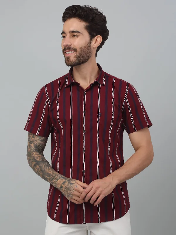 Men's Minimalist Shirts for a Clean LookMen's Red Casual Broad Stripe Half sleeve Shirt