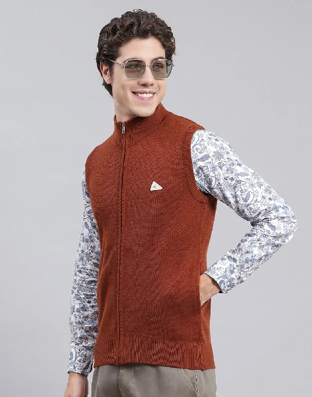 Men's Sweaters for Winter SportsMen Brown Solid Stand Collar Sleeveless Sweater