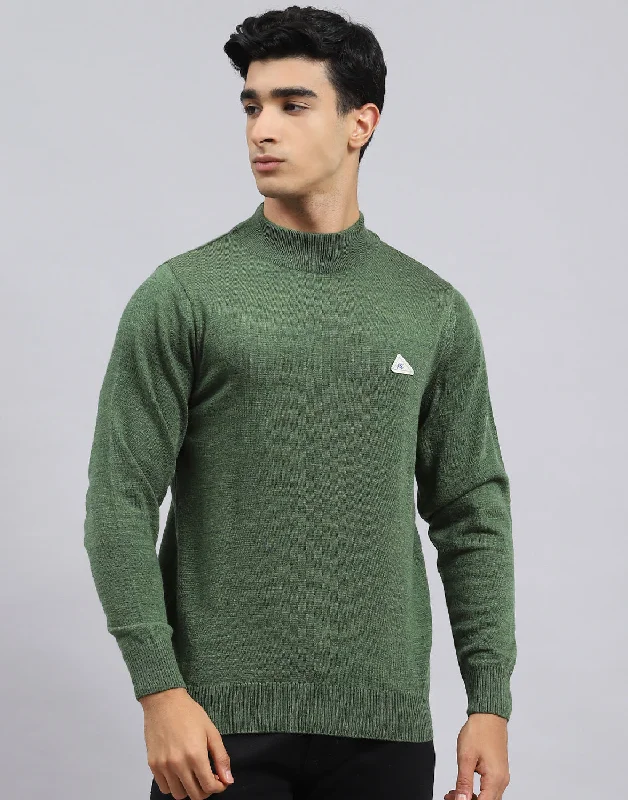 Men's Sweaters with Belt AttachmentsMen Green Solid Turtle Neck Full Sleeve Pullover