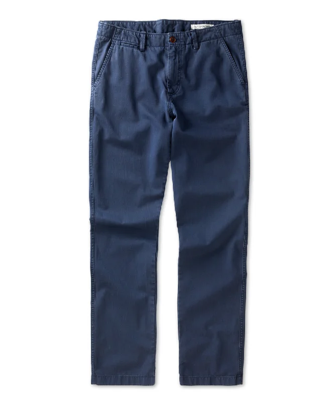 Men's Tailored Pants for a Sharp AppearanceNomad Chino